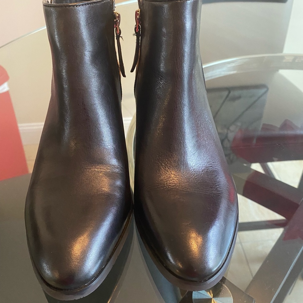 Beaver black ankle leather boot